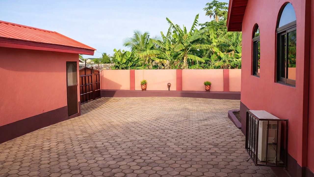 Photo of Outdoor in Nsawam