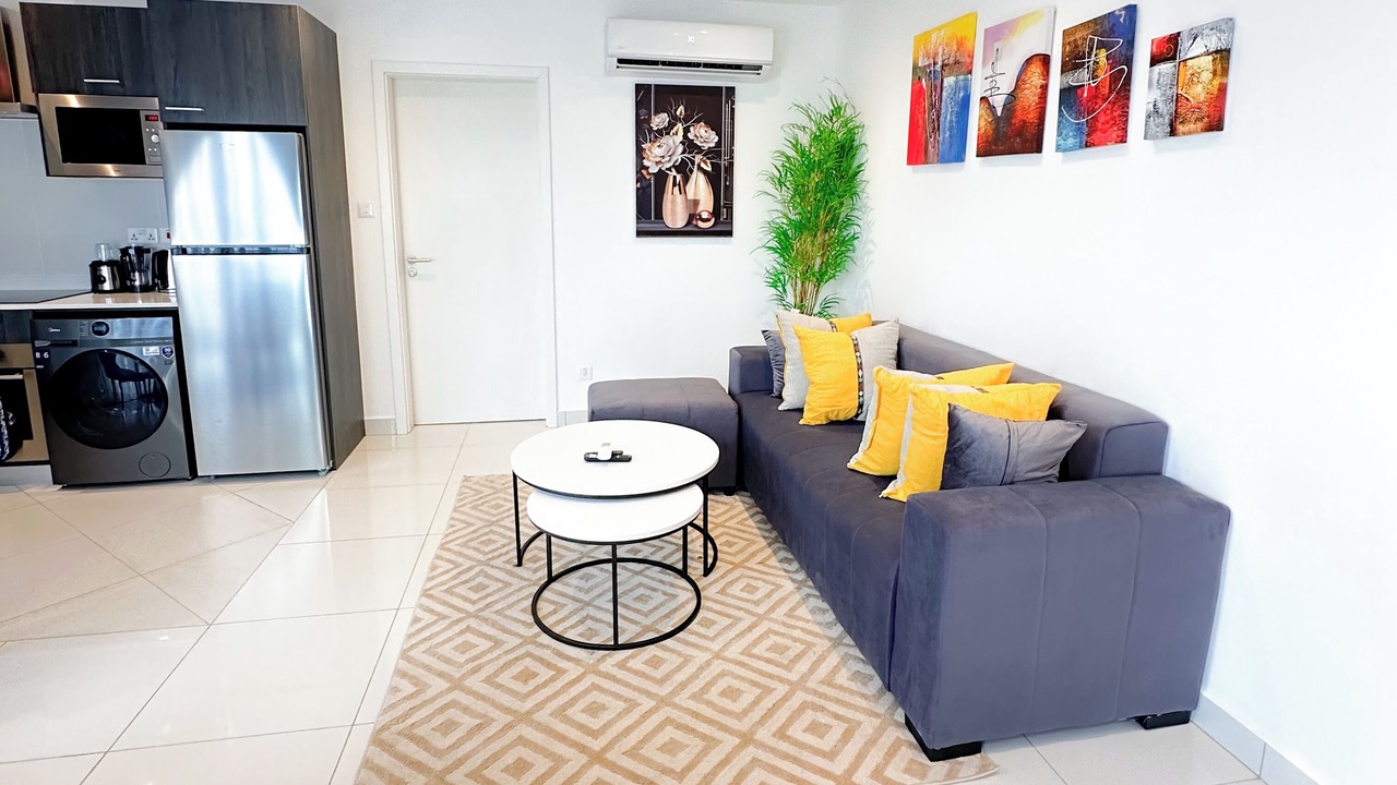 Photo of Livingroom in Cantonments