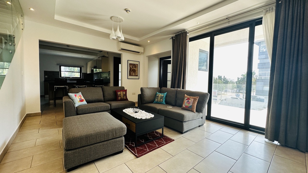 Photo of Livingroom in Labone