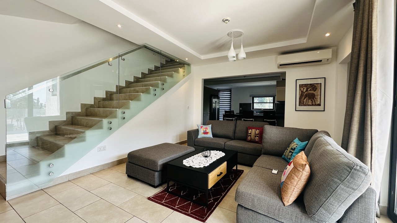 Photo of Livingroom in Labone