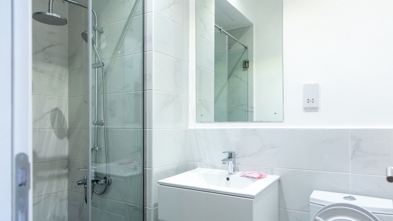 Photo of Bathroom in Roman Ridge