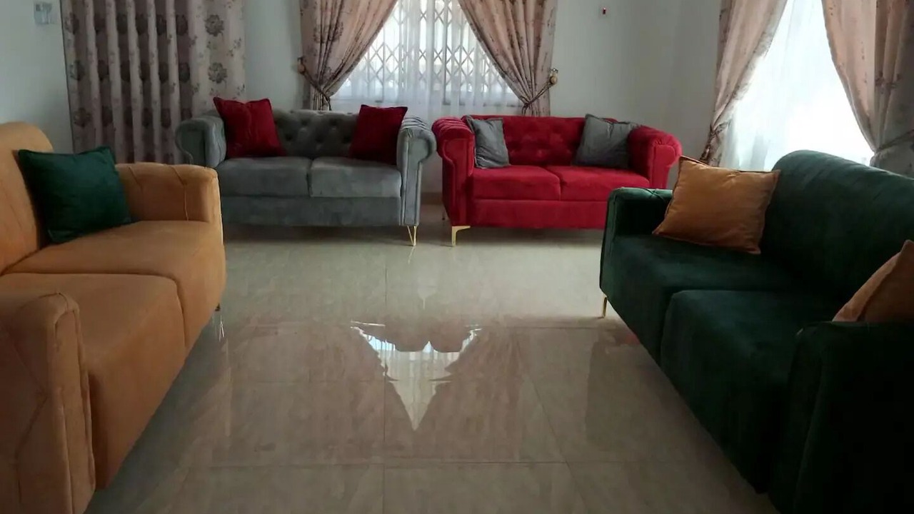 Photo of Livingroom in Roman Ridge