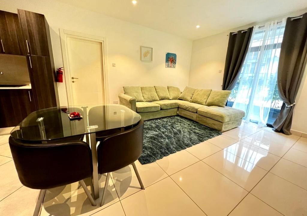 Photo of Livingroom in Cantonments