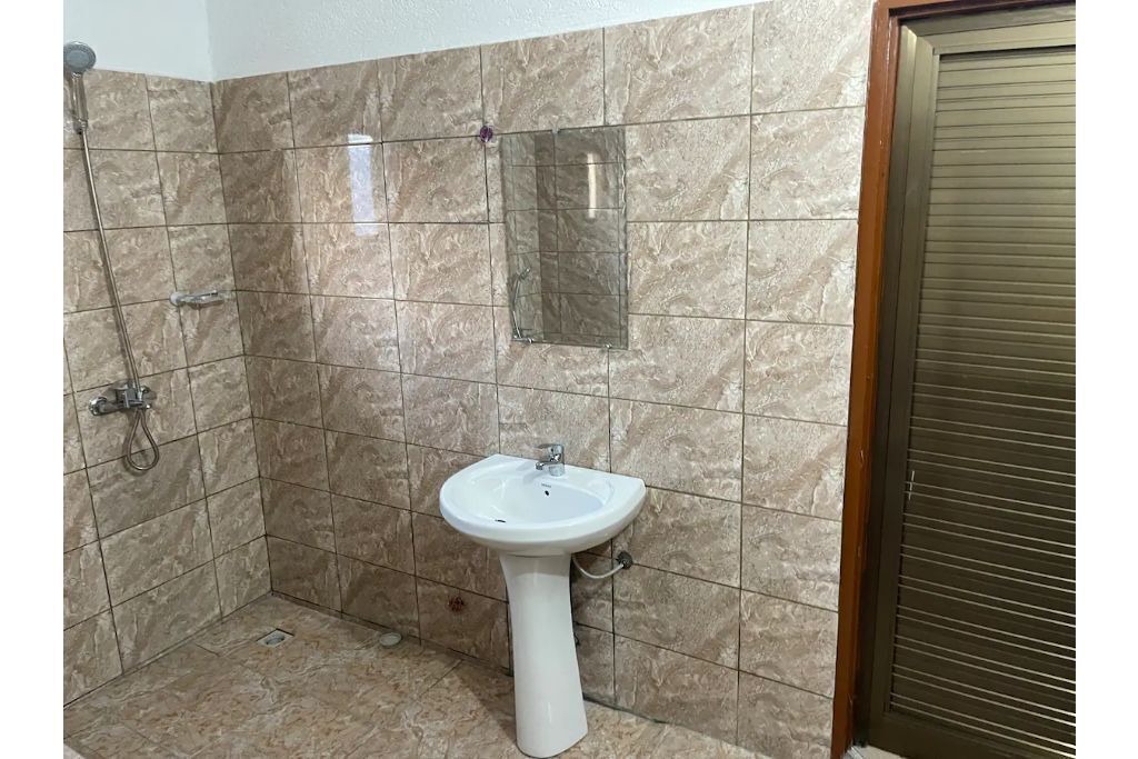 Photo of Bathroom in Lome
