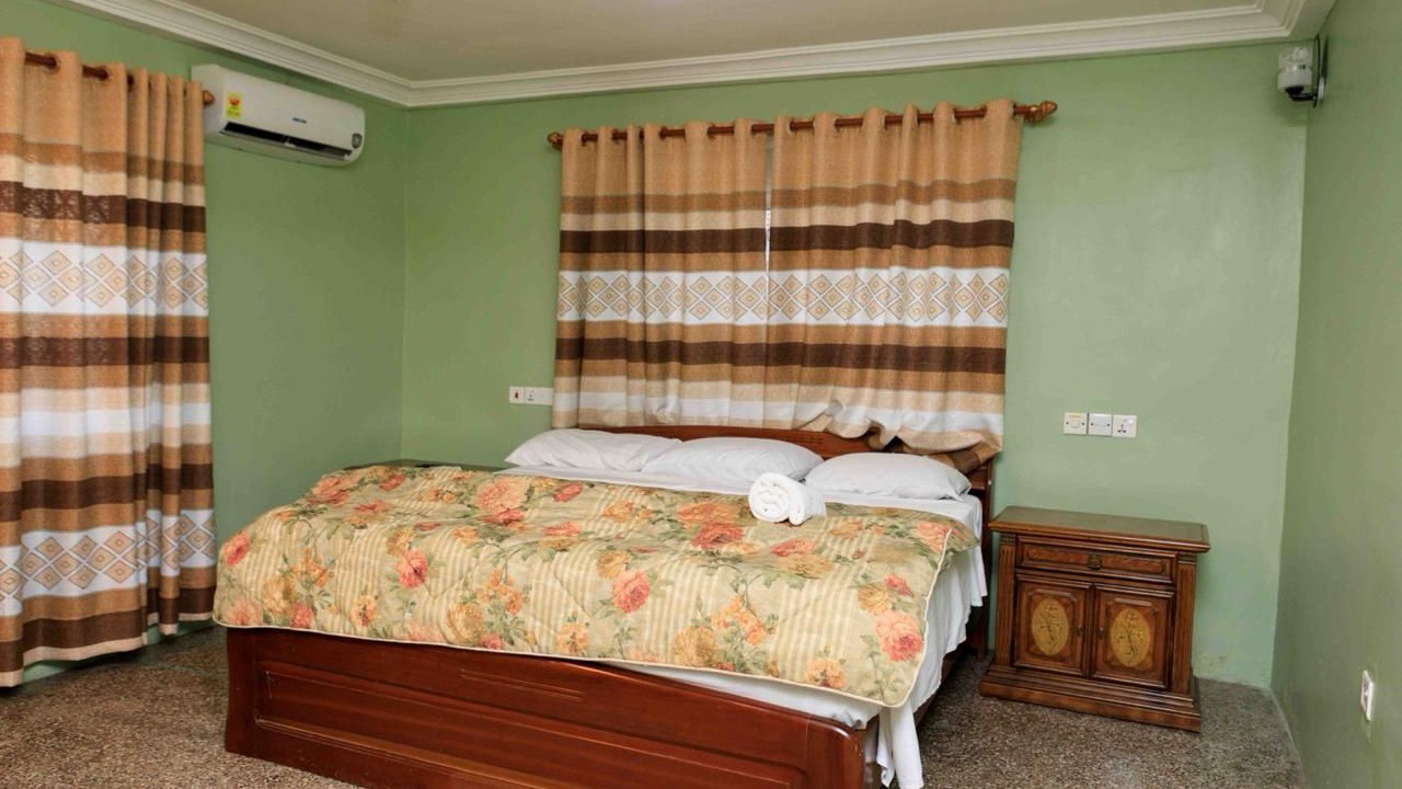 Photo of Bedroom in Sekondi-Takoradi