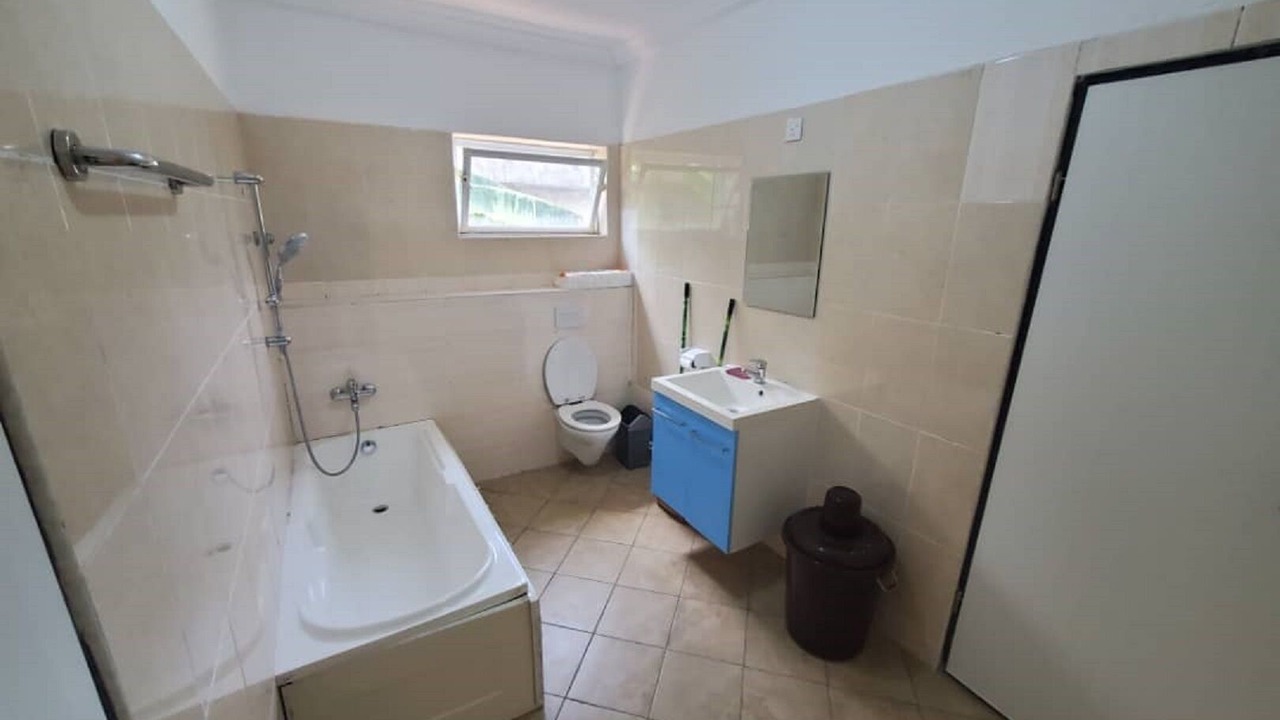 Photo of Bathroom in Mallam