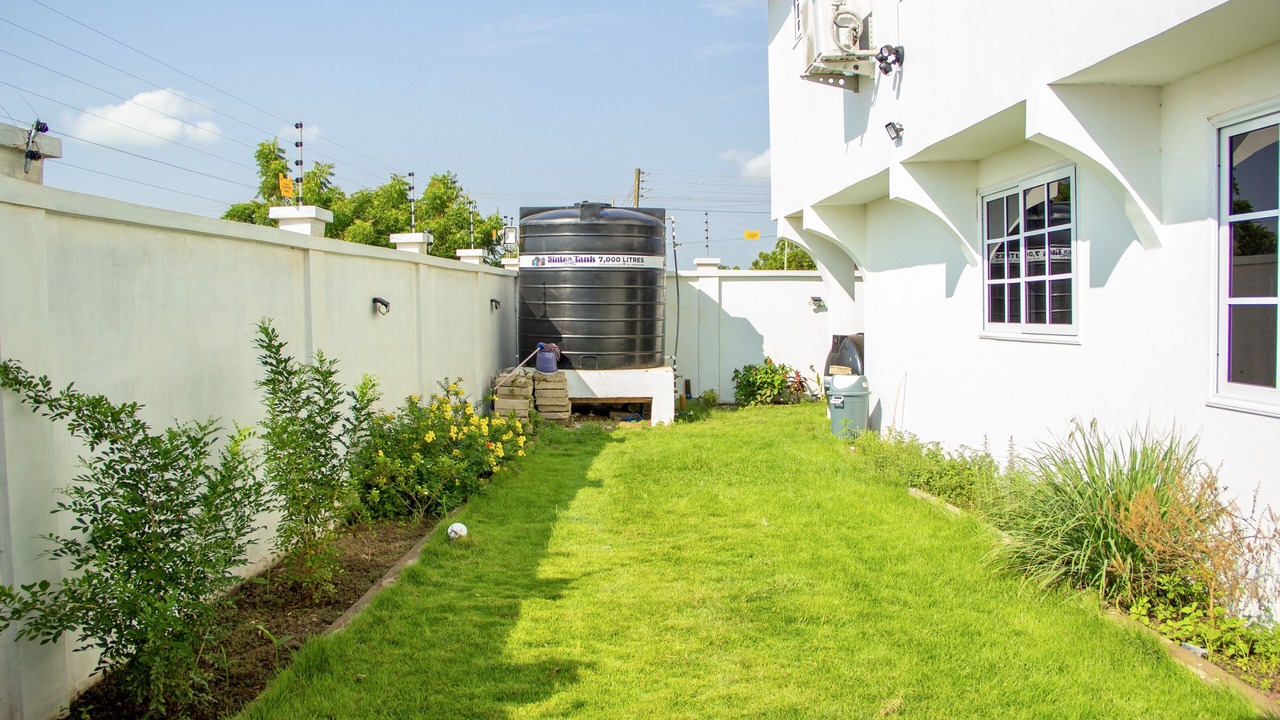 Photo of Outdoor in Tema