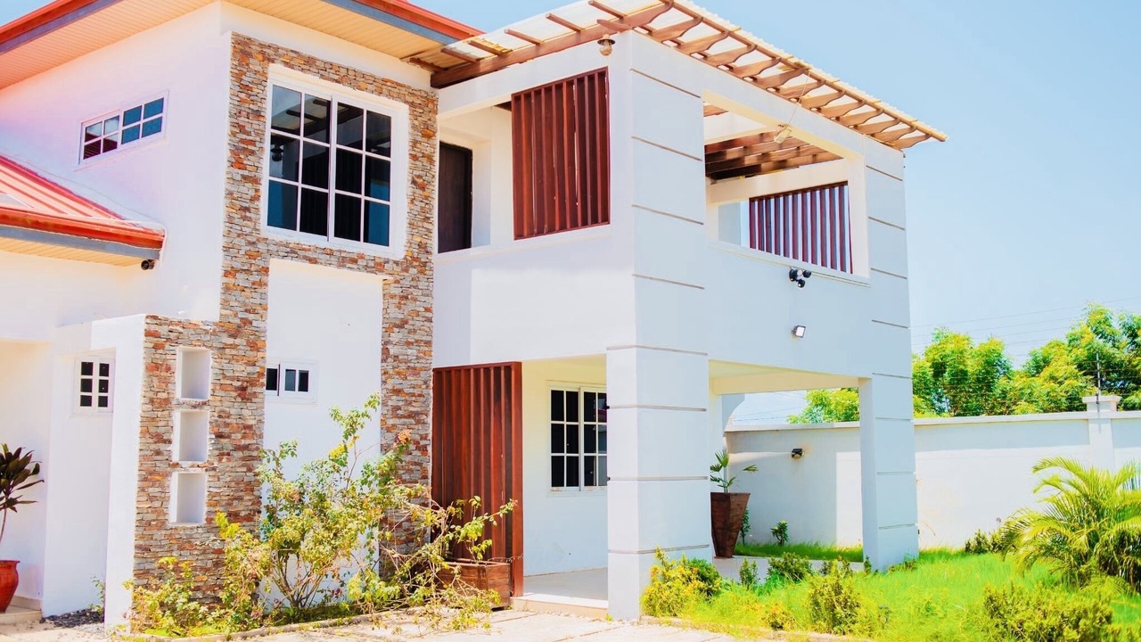 Photo of Outdoor in Tema