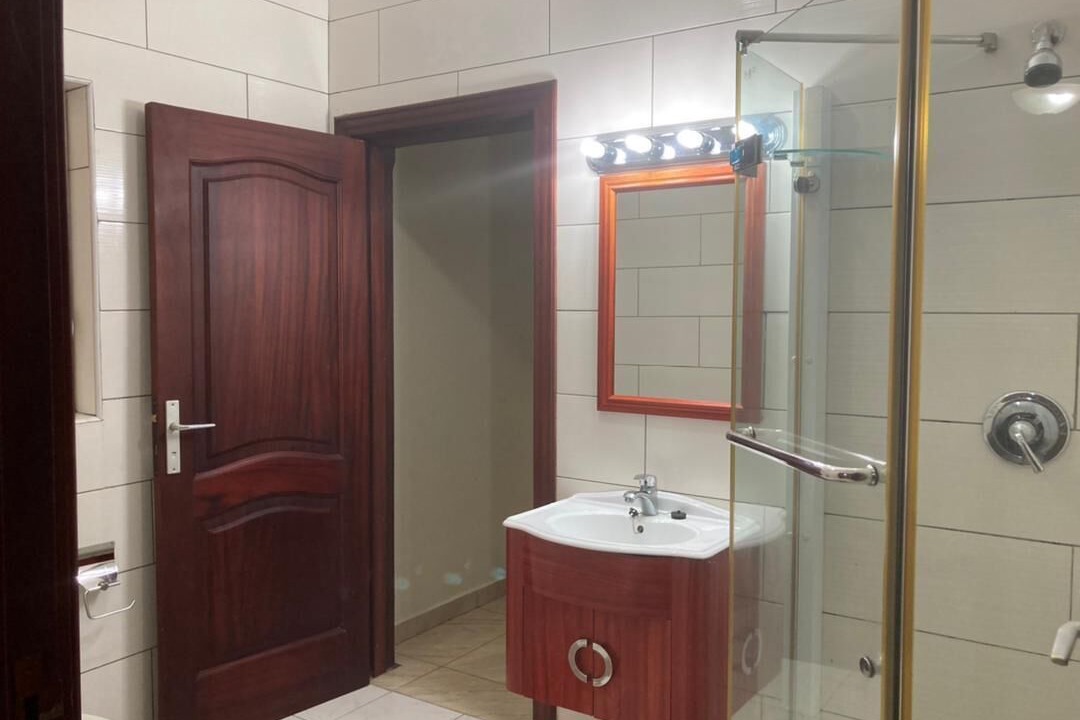 Photo of Bathroom in Dzorwulu