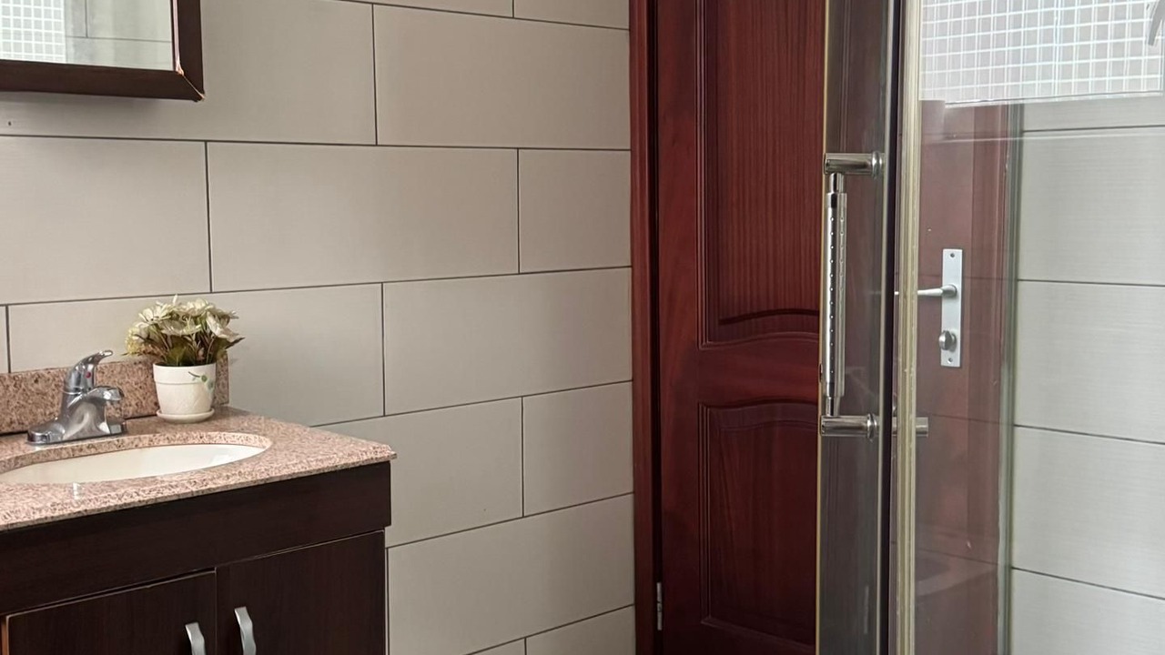 Photo of Bathroom in Dzorwulu