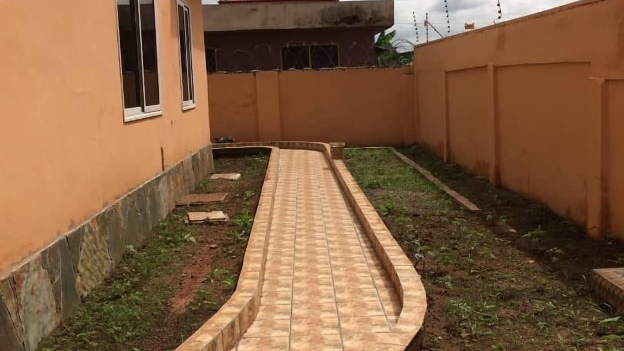 Photo of Outdoor in Kwabenyan