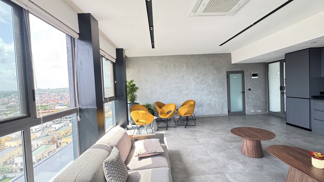 Photo of Livingroom in Roman Ridge