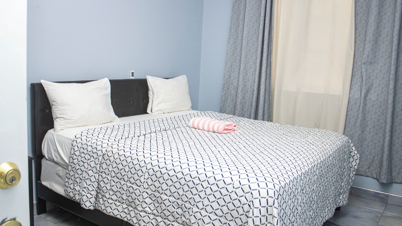 Photo of Bedroom in Teshie
