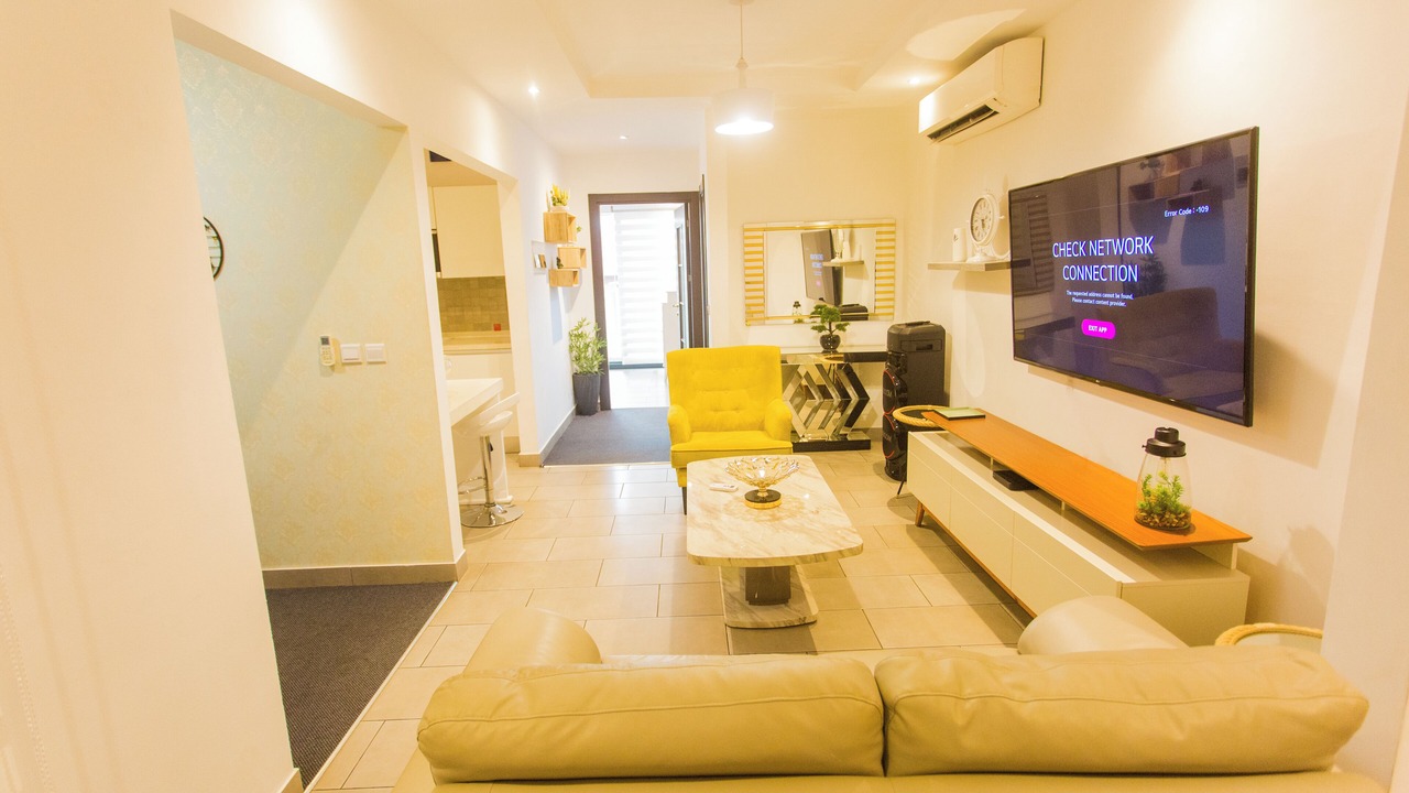 Photo of Livingroom in Cantonments