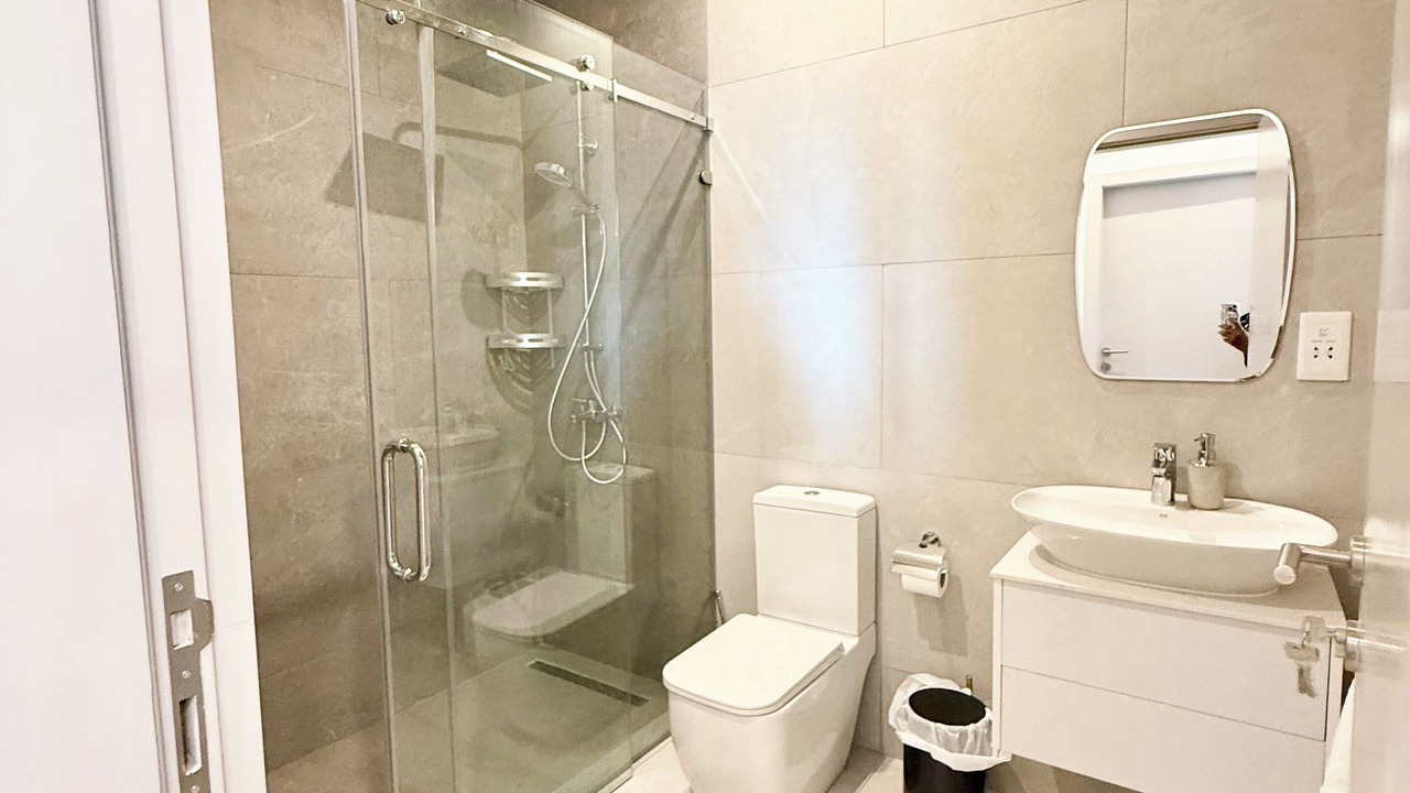 Photo of Bathroom in Roman Ridge