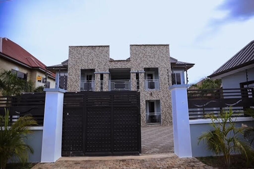 Photo of Outdoor in Oyibi