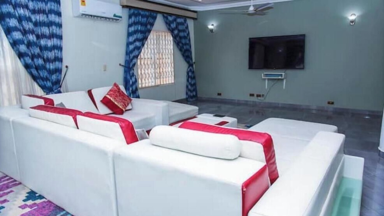 Photo of Livingroom in Kwabenyan