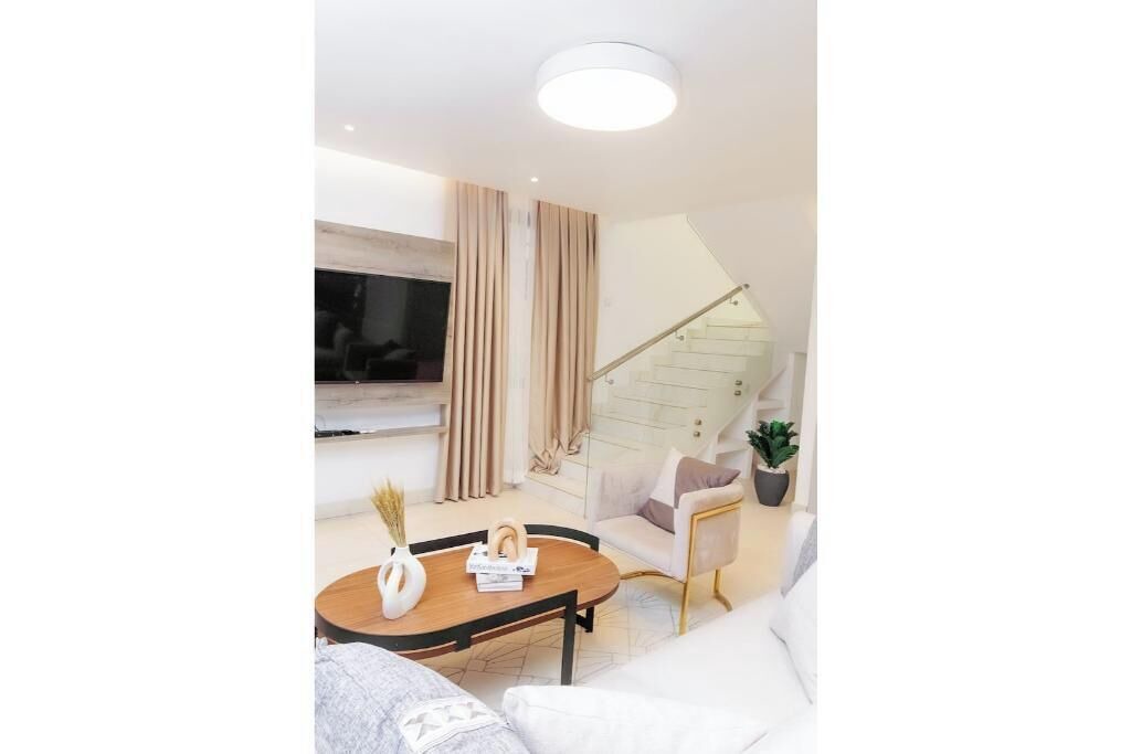 Photo of Livingroom in Tema