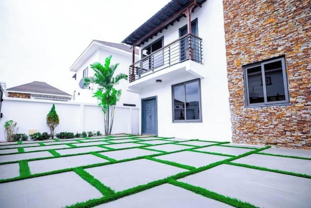 Photo of Outdoor in Tema