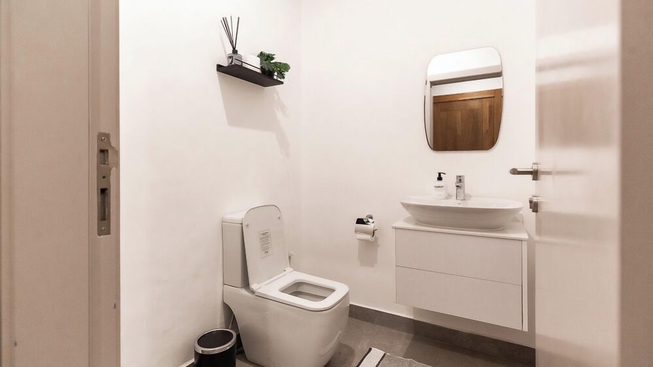 Photo of Bathroom in Roman Ridge