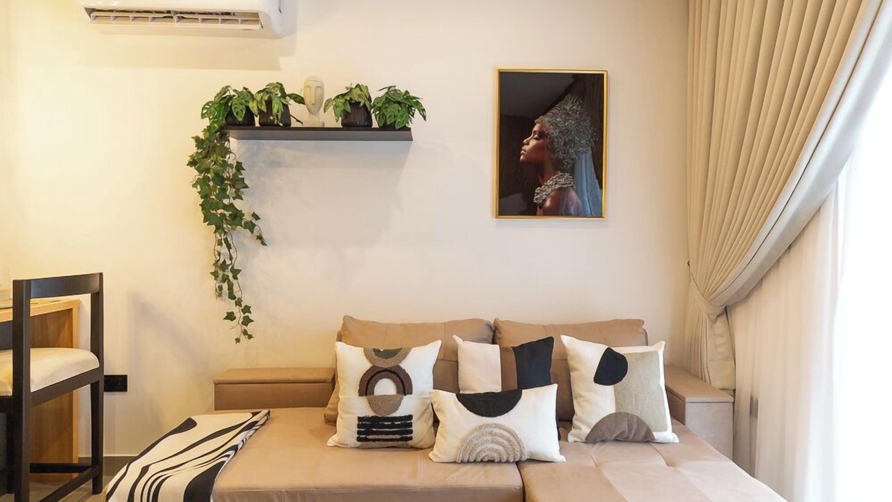 Photo of Livingroom in Roman Ridge