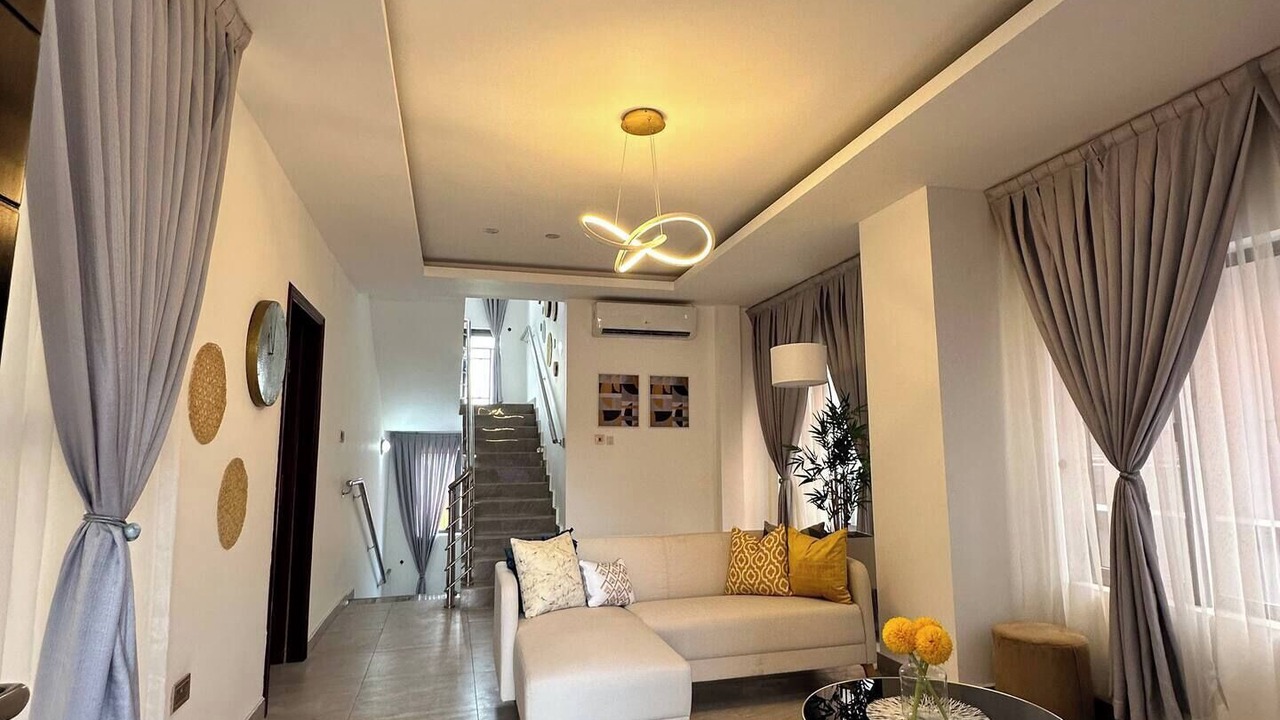 Photo of Livingroom in Labone