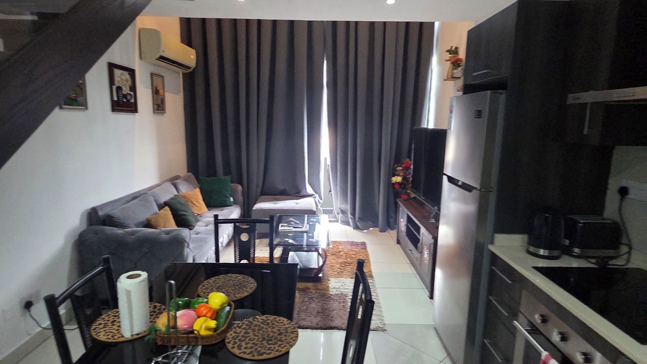 Photo of Livingroom in Cantonments