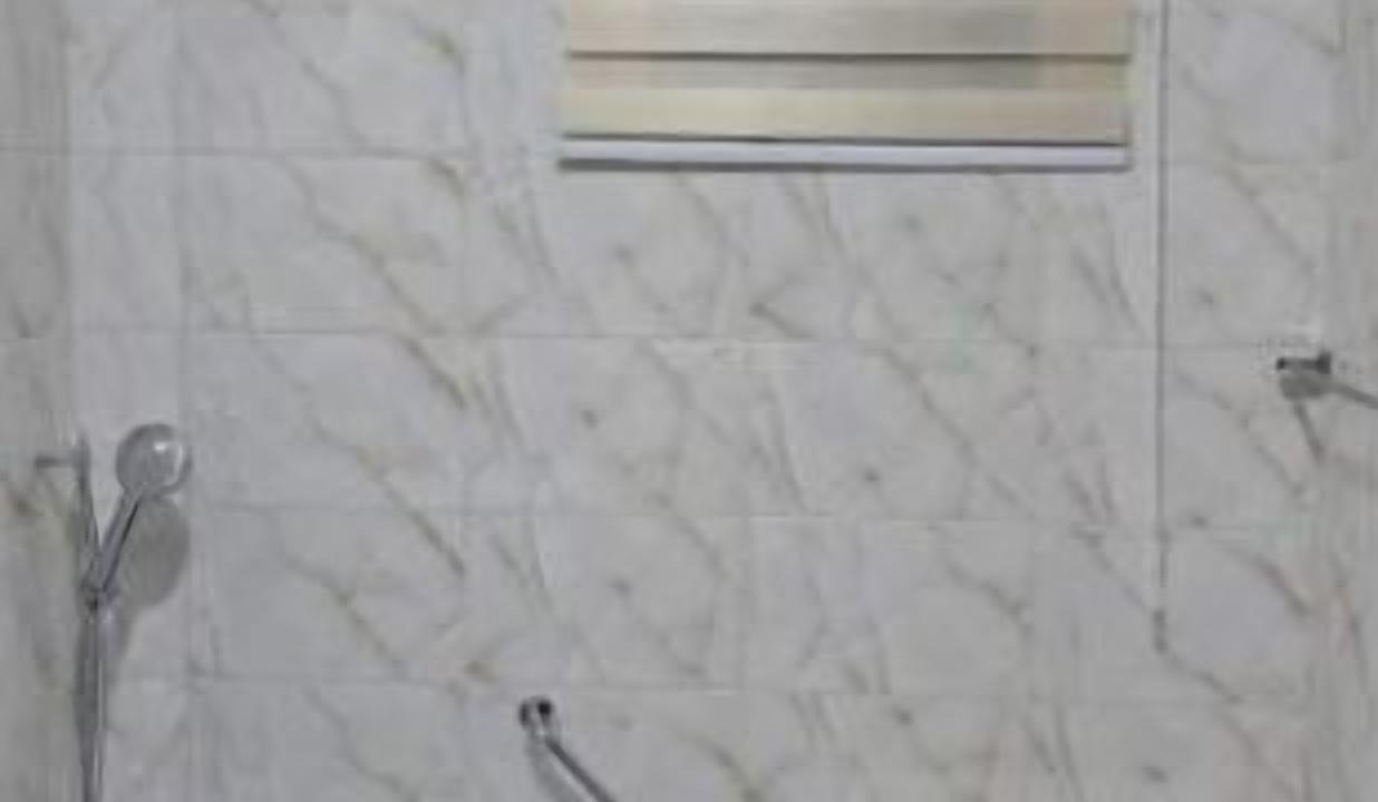 Photo of Bathroom in Roman Ridge