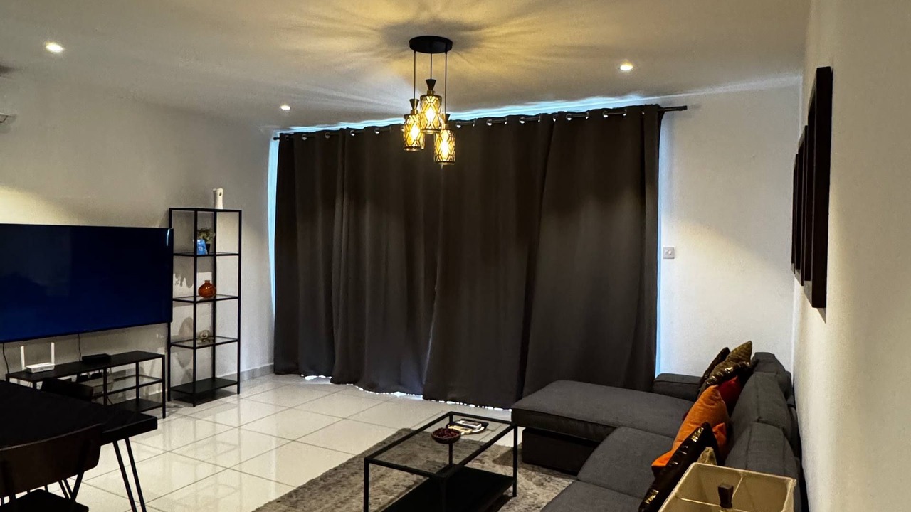 Photo of Livingroom in Cantonments