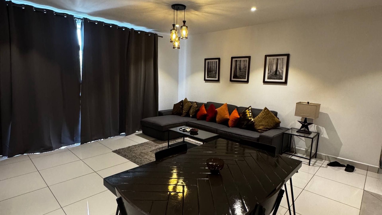 Photo of Livingroom in Cantonments