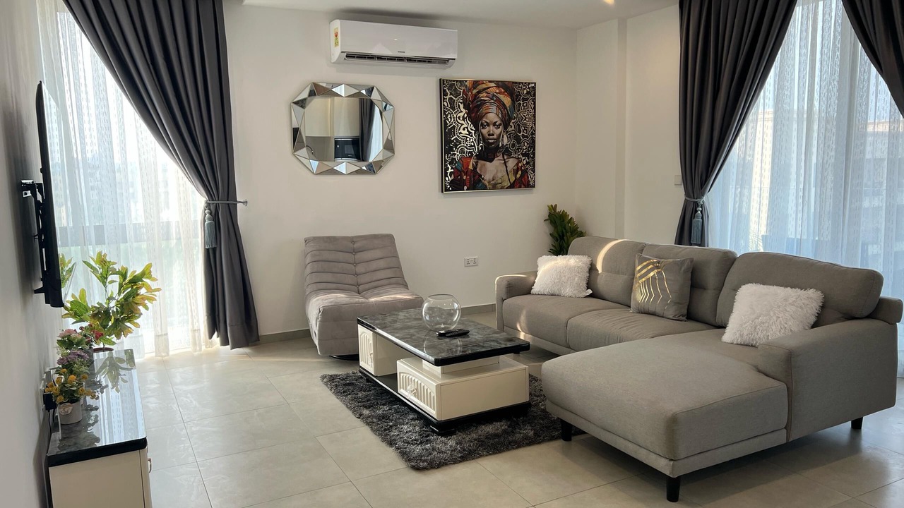 Photo of Livingroom in Roman Ridge