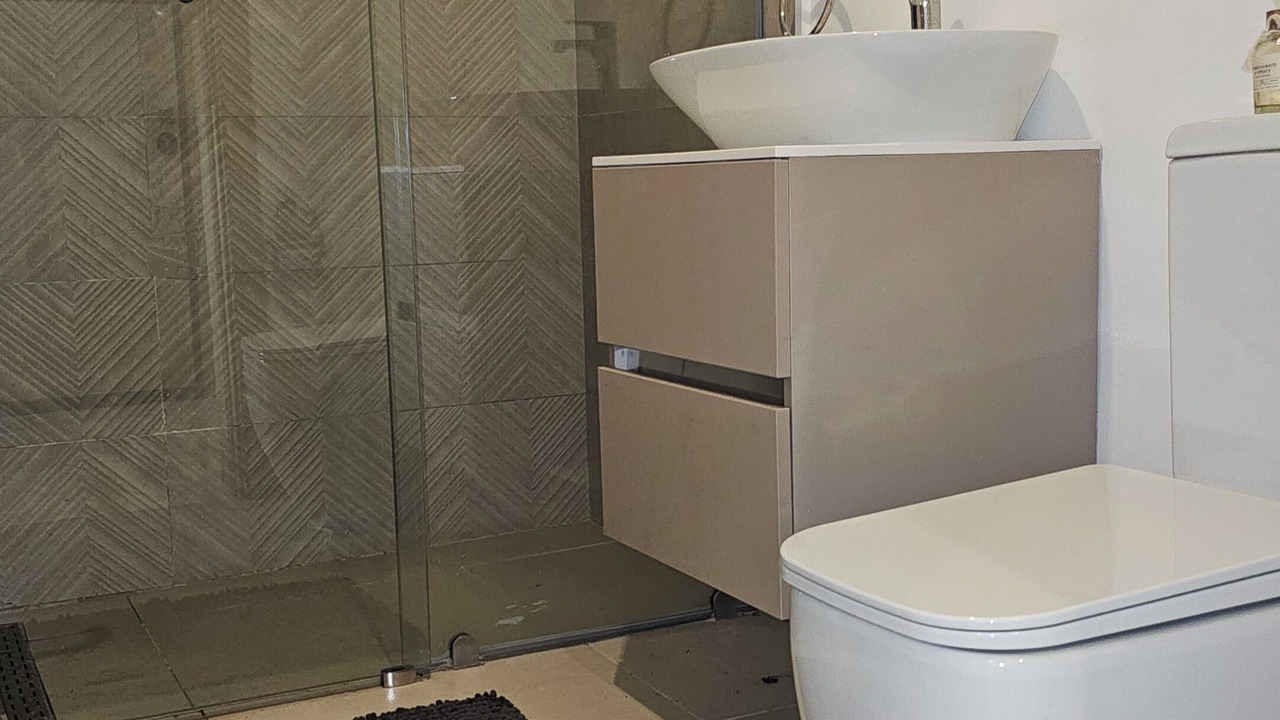 Photo of Bathroom in Roman Ridge