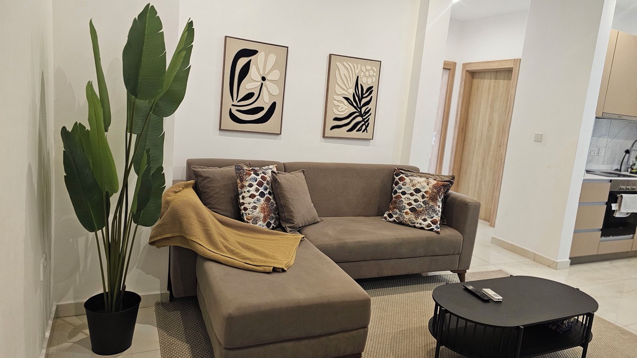Photo of Livingroom in Roman Ridge