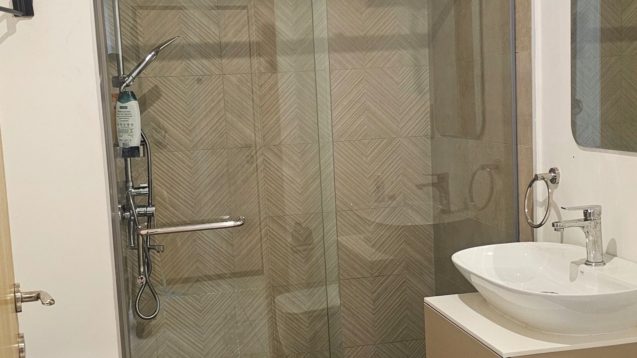 Photo of Bathroom in Roman Ridge