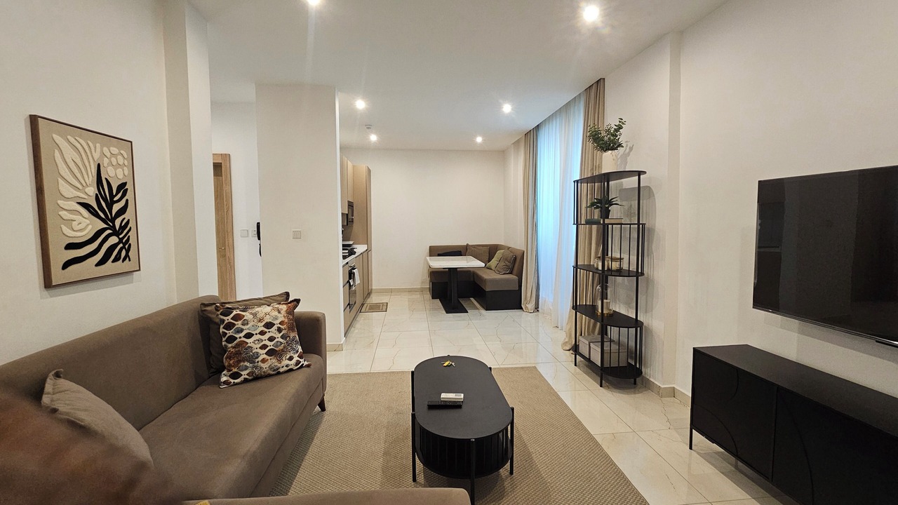 Photo of Livingroom in Roman Ridge
