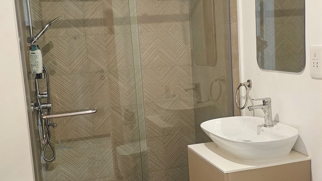 Photo of Bathroom in Roman Ridge