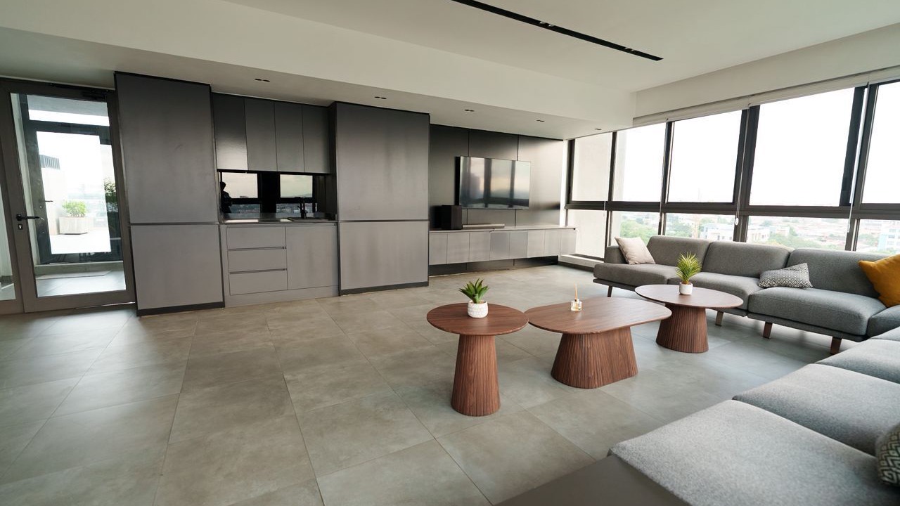 Photo of Livingroom in Roman Ridge
