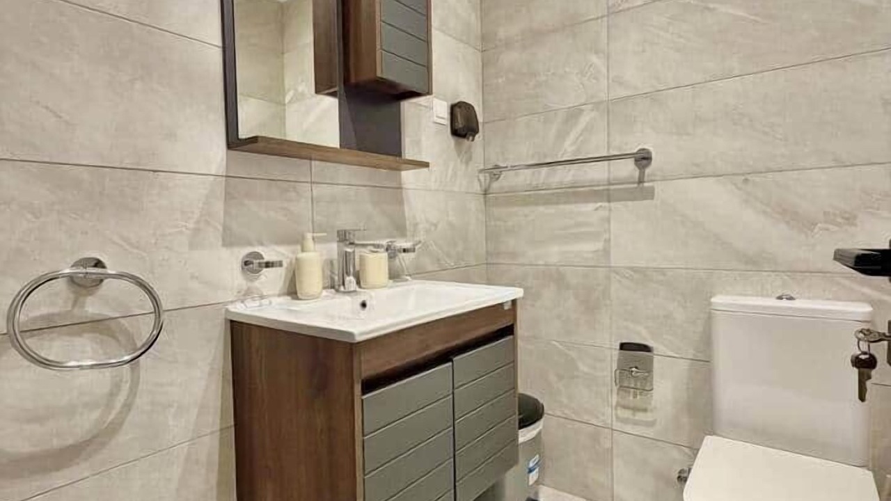 Photo of Bathroom in Asylum Down