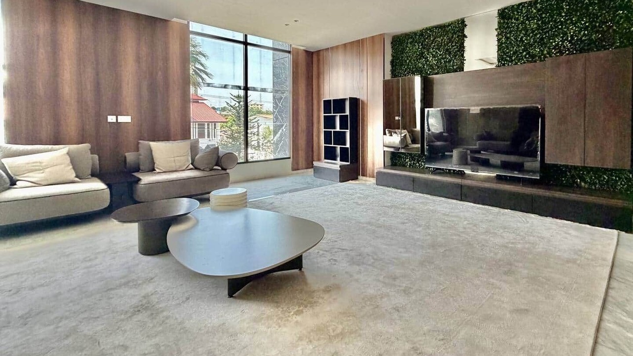 Photo of Livingroom in Asylum Down