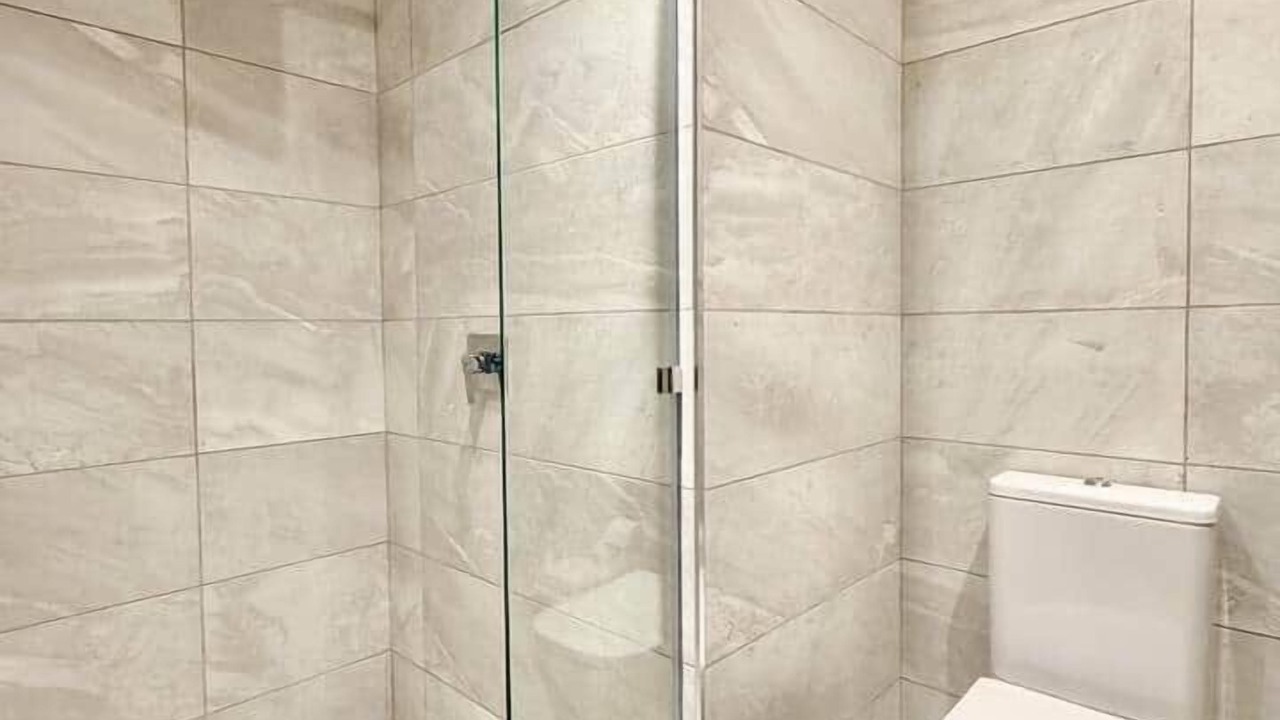 Photo of Bathroom in Asylum Down