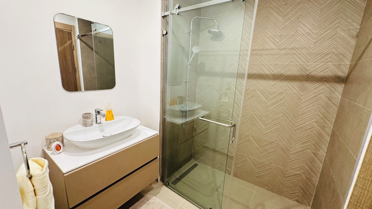 Photo of Bathroom in Roman Ridge
