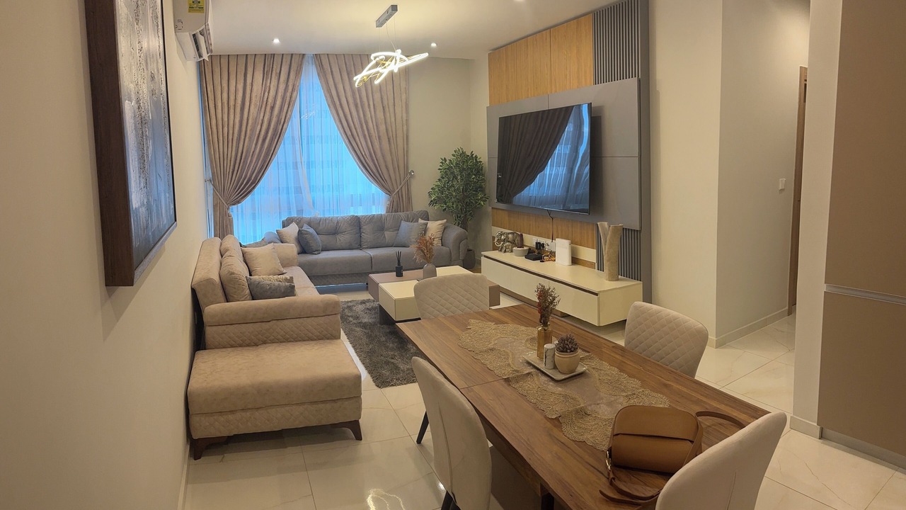 Photo of Livingroom in Roman Ridge