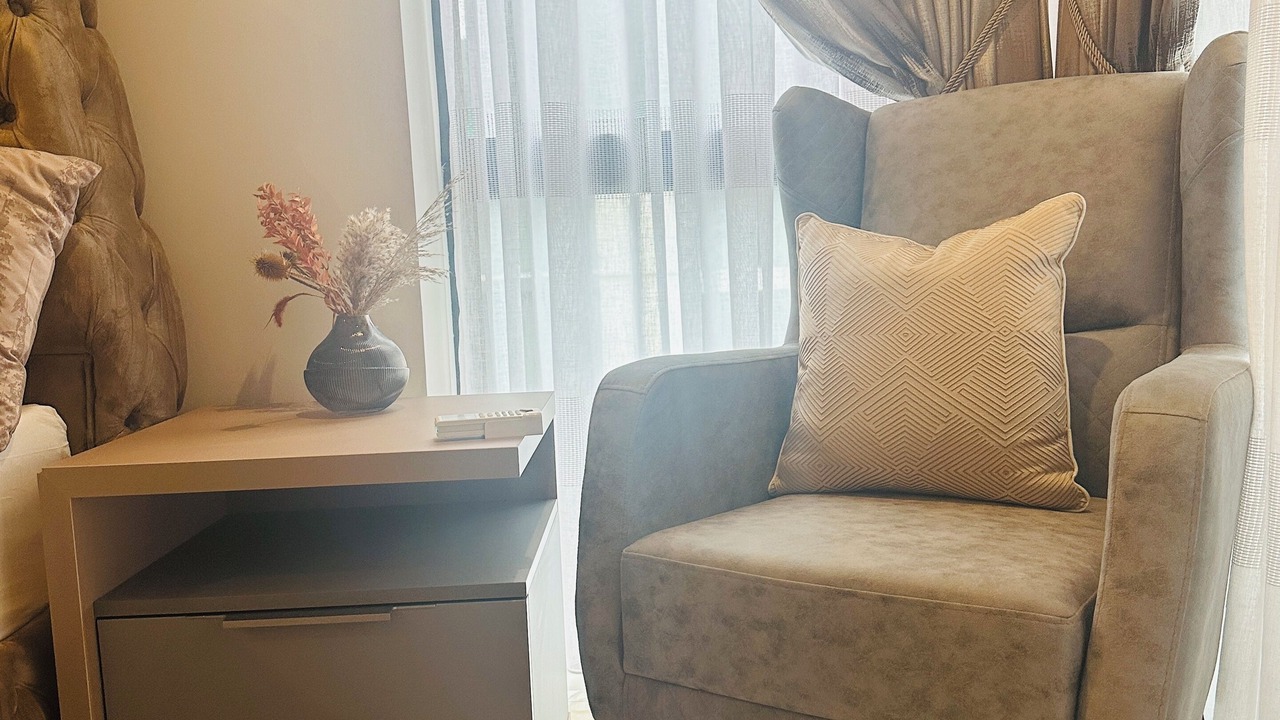 Photo of Livingroom in Roman Ridge