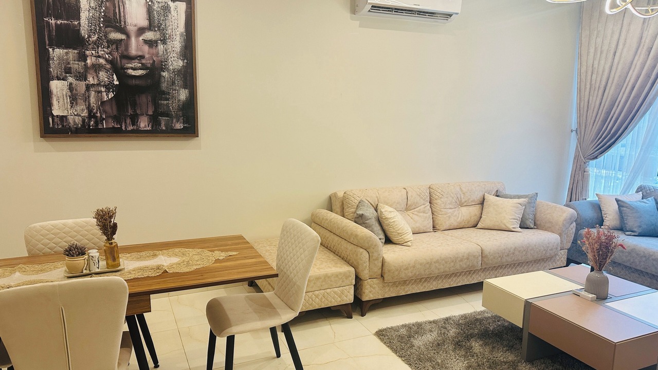 Photo of Livingroom in Roman Ridge