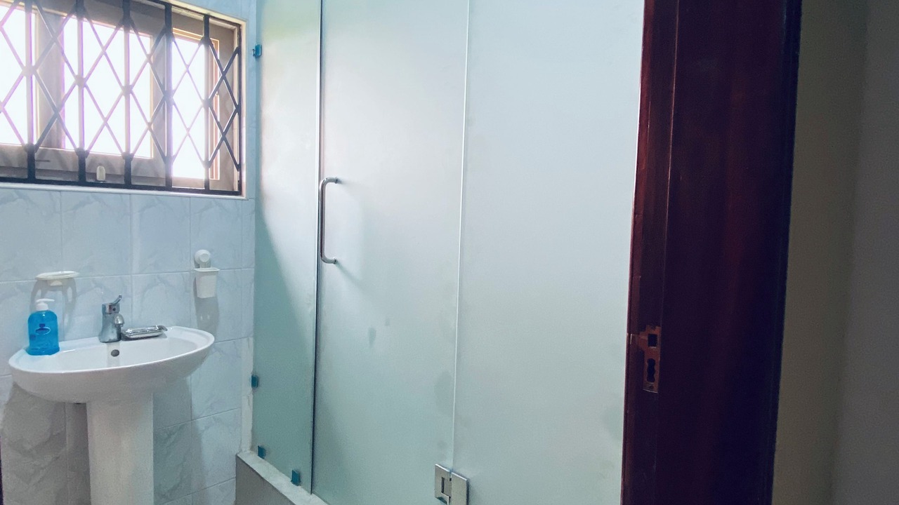 Photo of Bathroom in Aburi