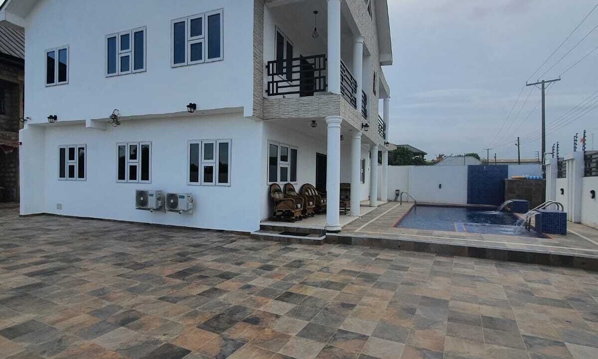 Photo of Outdoor in Tema
