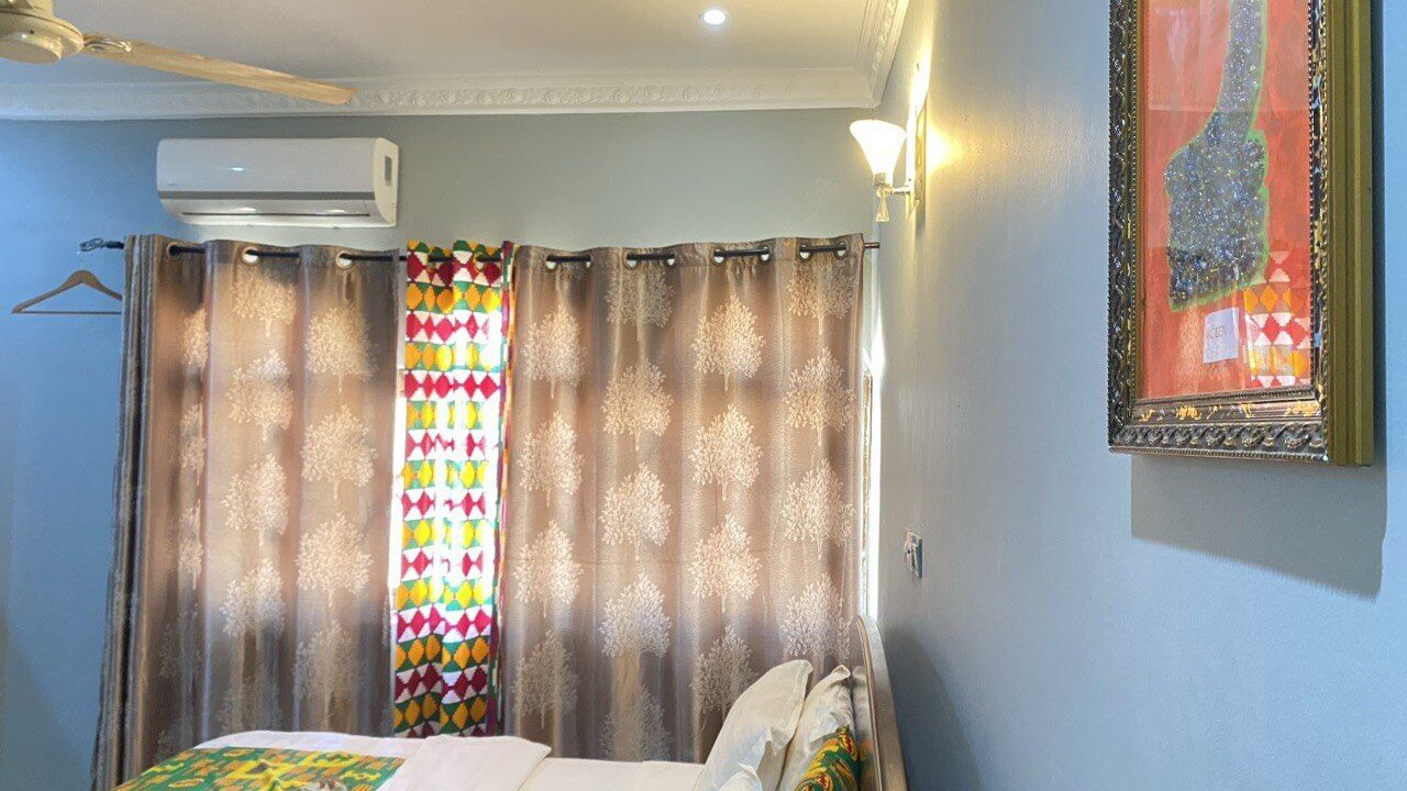 Photo of Bedroom in Sekondi-Takoradi