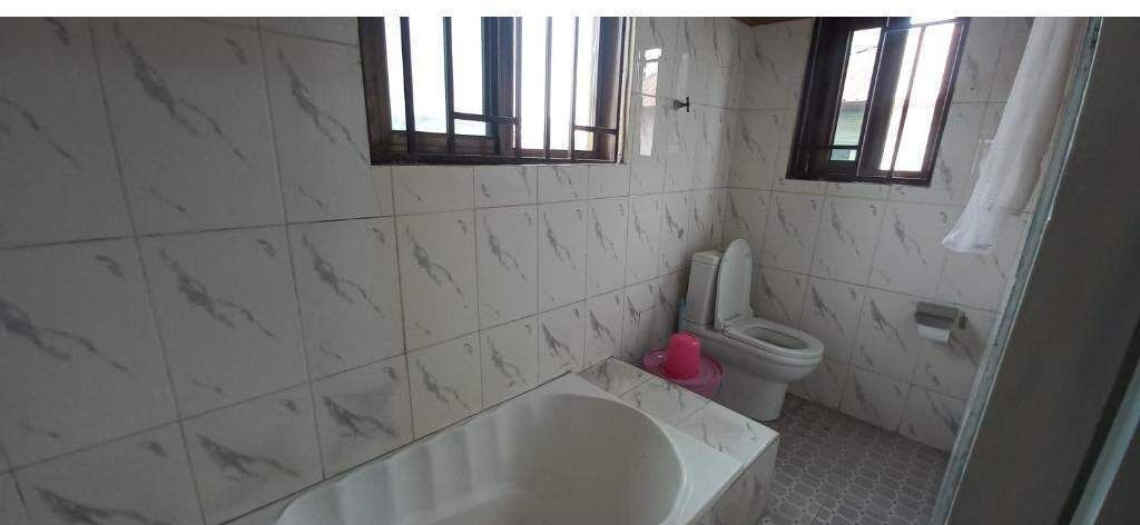 Photo of Bathroom in Asylum Down