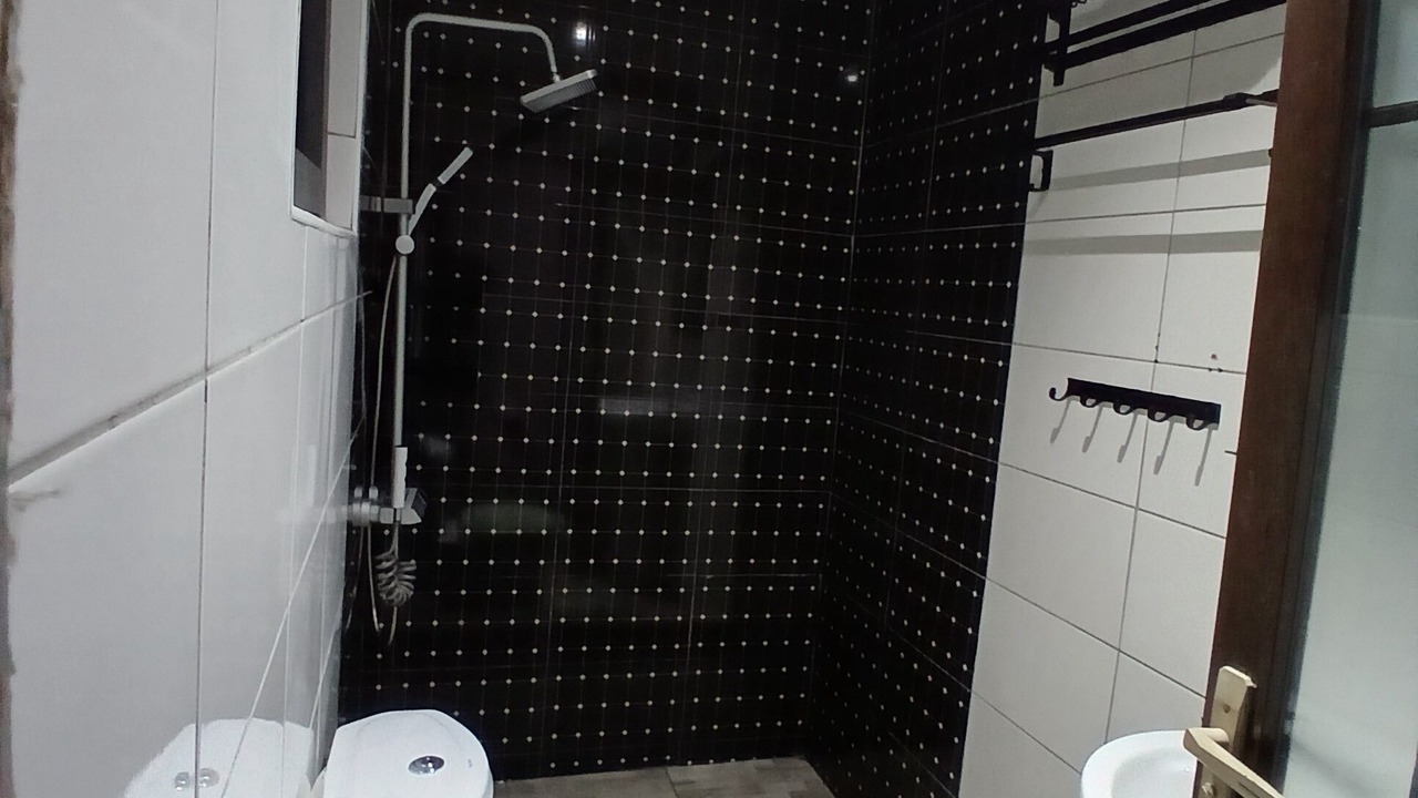 Photo of Bathroom in Kokomlemle