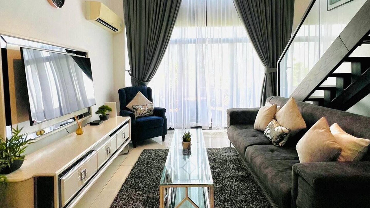 Photo of Livingroom in Cantonments